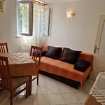 Apartments Luka & Sara